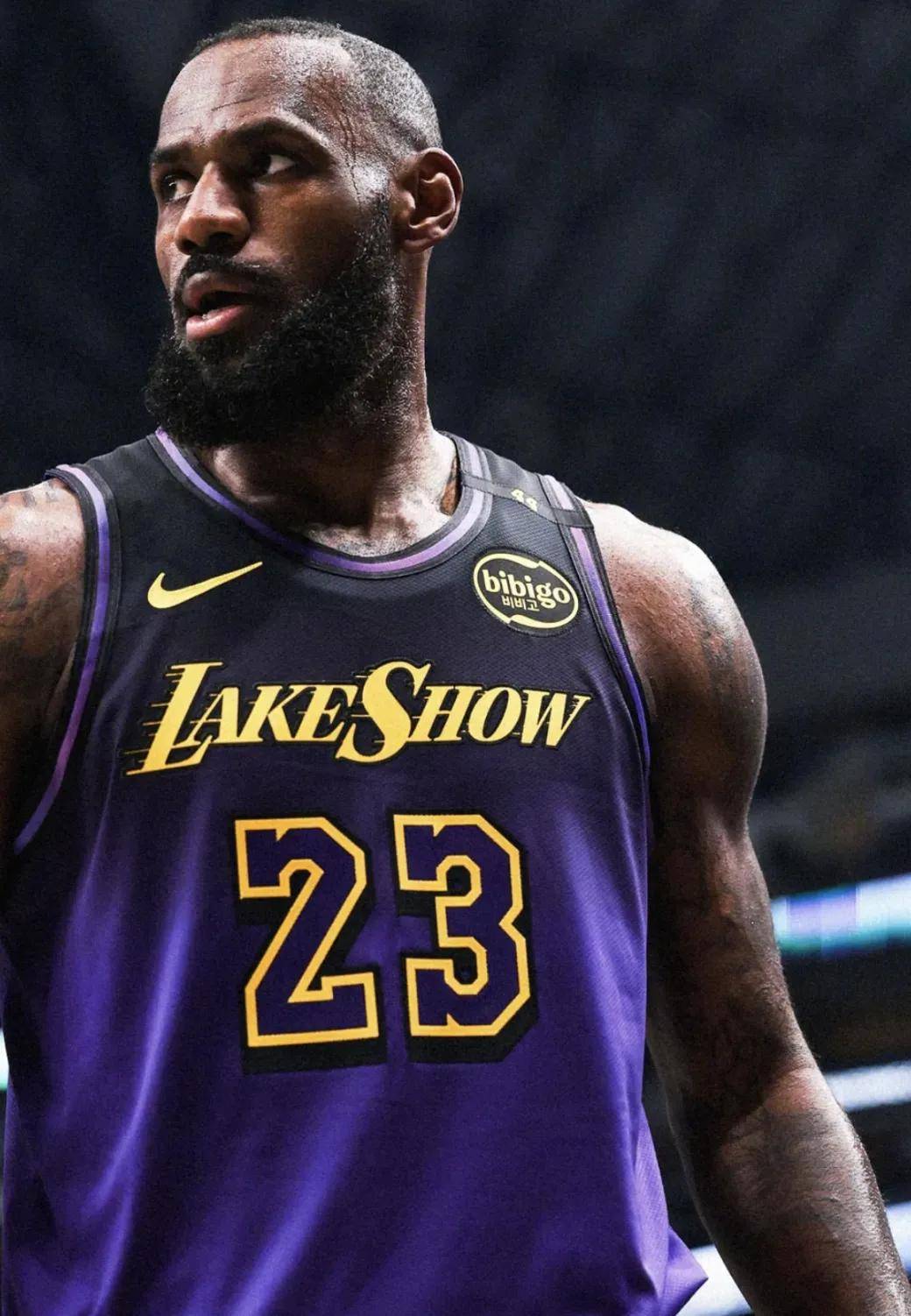 记者：皇马将等到最后一刻，看看能否将姆巴佩招入比赛大名单（记者：皇马会观望到最后一刻，才决定姆巴佩能否进入比赛大名单）