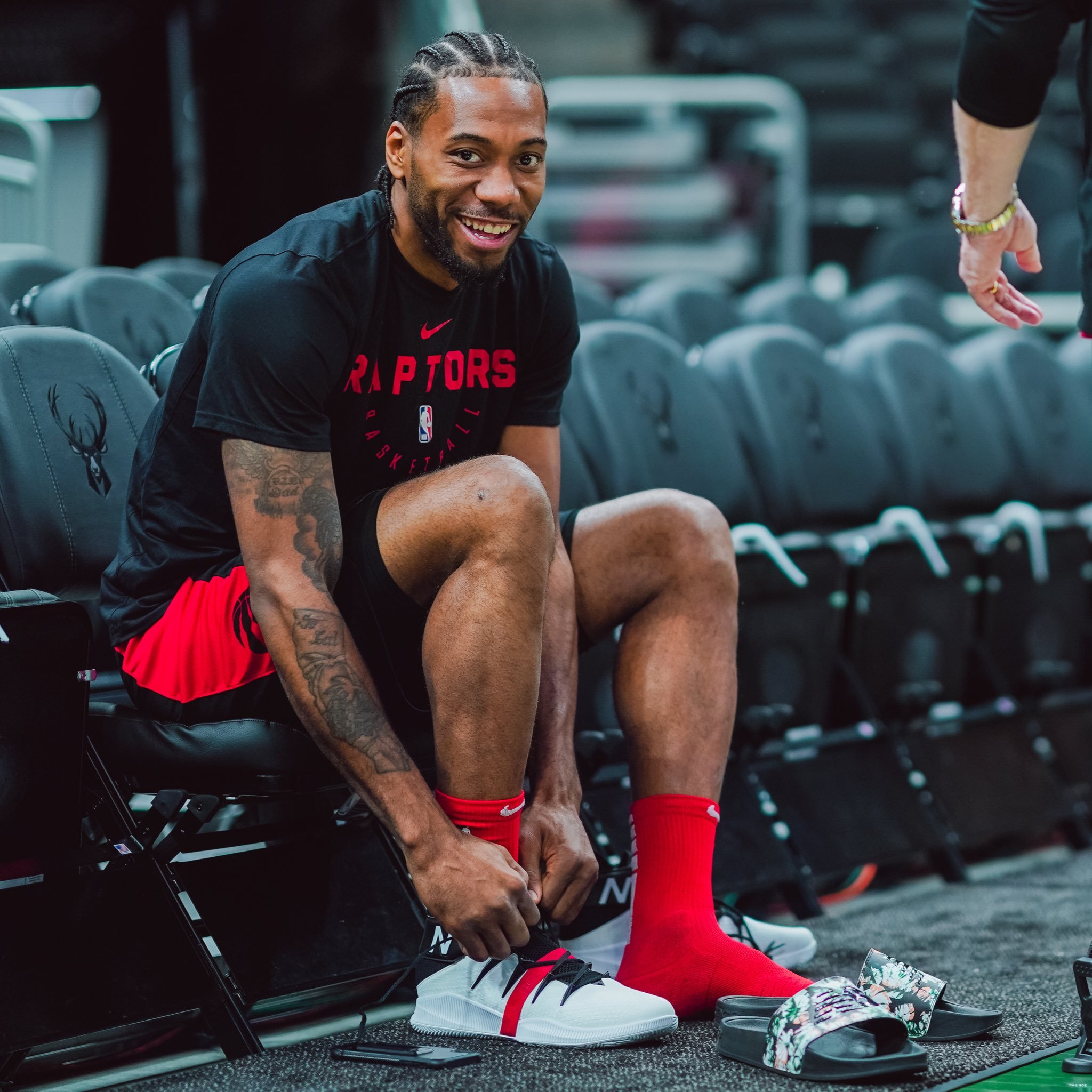 图片报：尤文和费内巴切想冬窗签磁卡，但球员不考虑提前离队（图片报：尤文、费内巴切欲冬窗引进磁卡，但球员无意提前离队）