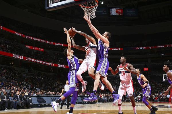 东契奇：每个人都必须付出更多努力 这需要从我带头做起（东契奇：我要以身作则，球队每个人都得更努力）