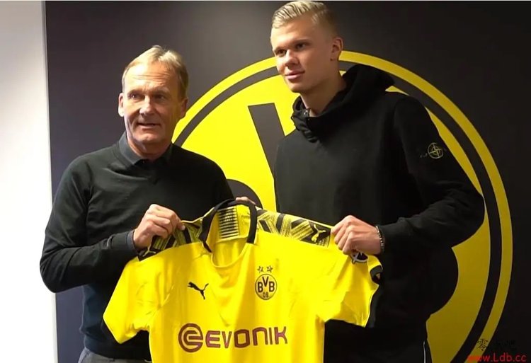 记者：黄潜有意德温特，但不愿意满足热那亚2500万欧的要价（记者：黄潜有意引进德温特，但对热那亚2500万欧标价难以接受）