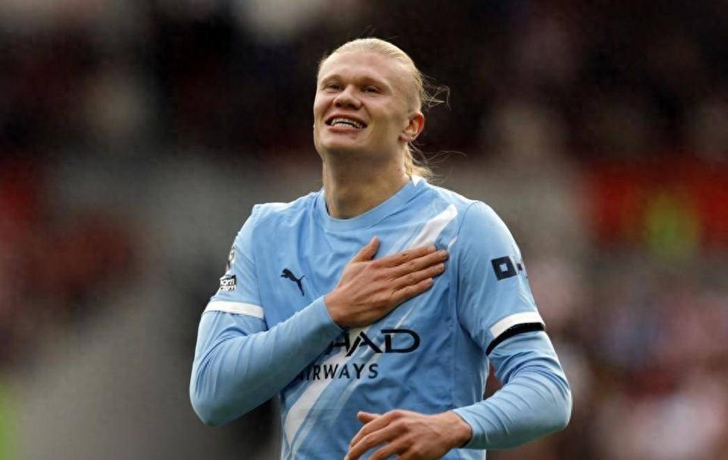 斯基拉：阿森纳正在关注铃木彩艳，有意在下个赛季引进他（斯基拉：阿森纳关注铃木彩艳，考虑在下赛季将其引进）