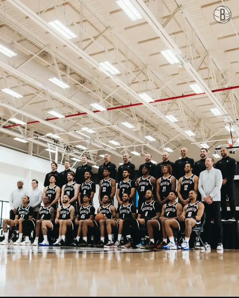 记者：申花队昨天傍晚抵达天津，出征的队伍中没有门将薛庆浩（申花昨傍晚抵津，出征名单未见门将薛庆浩）