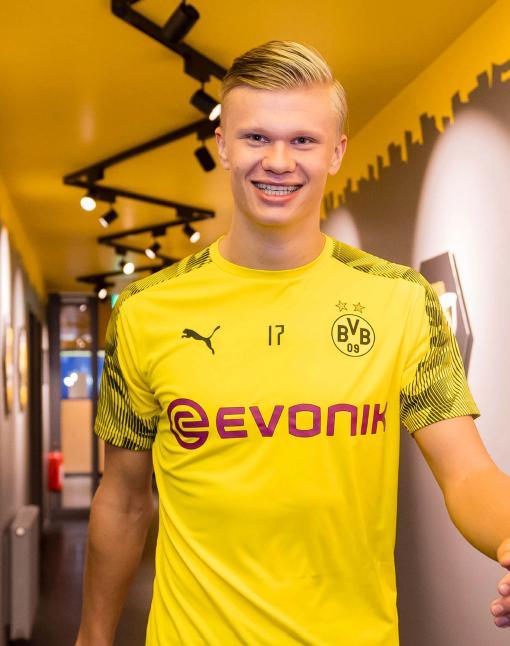 塞鸟、方昊、张玉宁连失良机，国安被河内公安绝杀小组出局（塞鸟、方昊、张玉宁屡失良机，国安遭河内公安读秒绝杀，小组出局）