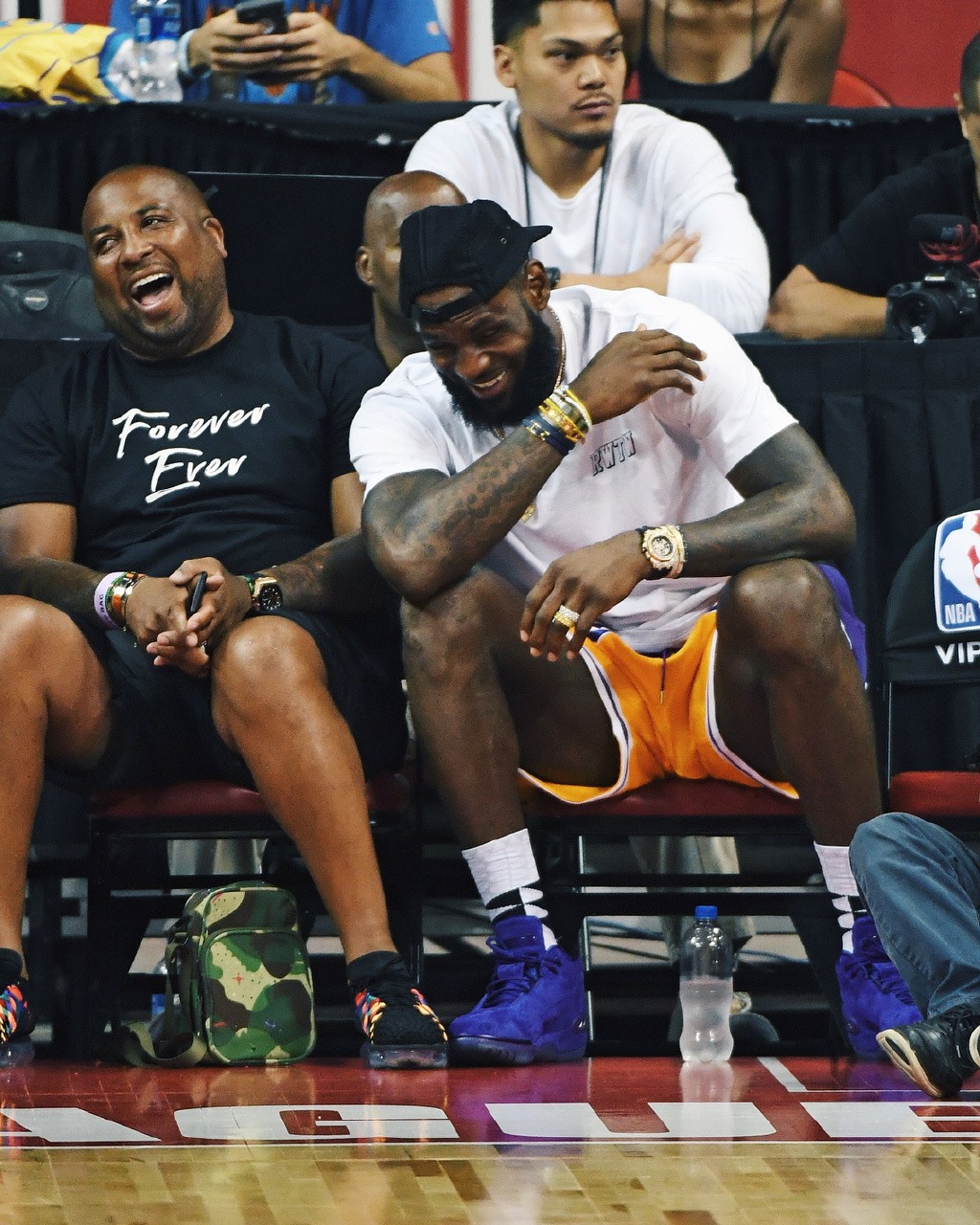 DO：富勒姆可能会在冬窗引进一名前锋和一名右边锋（富勒姆或在冬窗引进前锋和右边锋各一人）