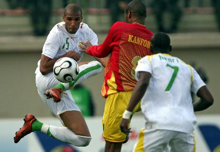 西班牙大名单：亚马尔领衔，奥尔莫在列，卡瓦哈尔、佩德里伤缺（西班牙公布名单：亚马尔成焦点，奥尔莫入选，卡瓦哈尔与佩德里因伤缺阵）