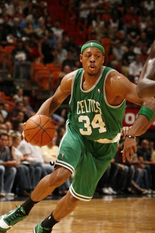 篮球篮网密集赛程导致体能下降（赛程过密致篮网队体能下滑）