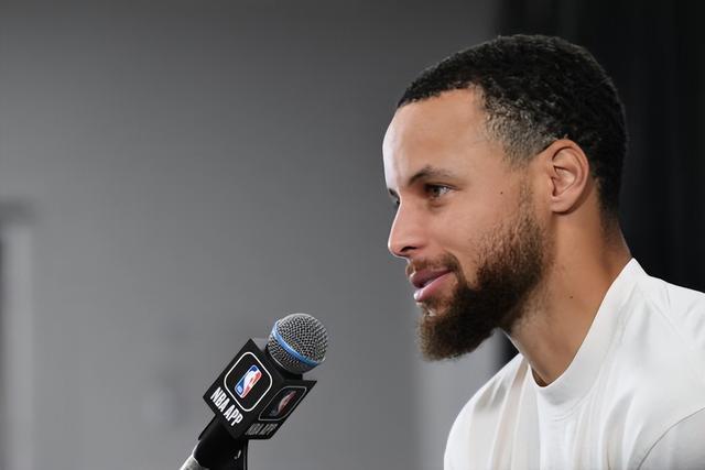 普利西奇成为英雄，AC米兰逆转都灵，重返意甲榜首（普利西奇成关键先生，AC米兰逆转都灵，重登意甲榜首）