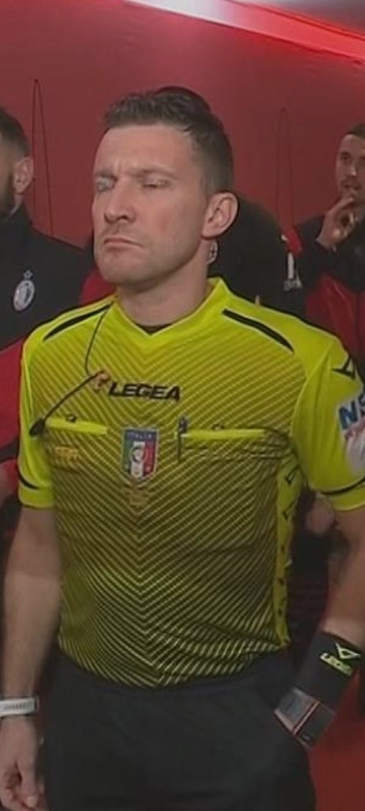 欧联杯八强抽签产生，多场恶战值得期待（欧联杯八强签位出炉，多场强强对话看点十足）