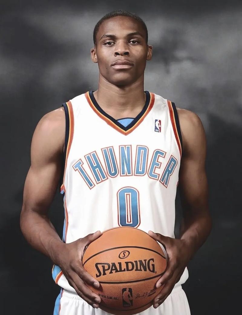 央视：苏炳添最辉煌一战是9秒91马德里 选12.9退役是终点回到起点（央视评苏炳添：马德里9秒91为巅峰，12月9日退役象征从终点回归起点）