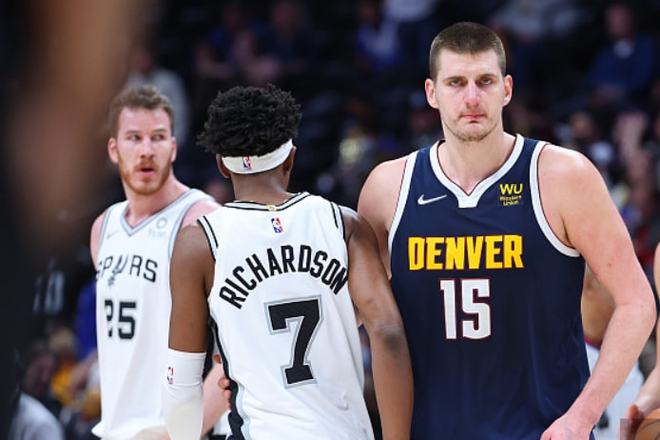 北京vs辽宁球员大名单：周琦&赵睿&陈盈骏领衔，李晓旭缺阵（北京VS辽宁阵容公布：周琦、赵睿、陈盈骏领衔，李晓旭缺阵）